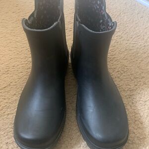 Black Women's Chelsea Boots